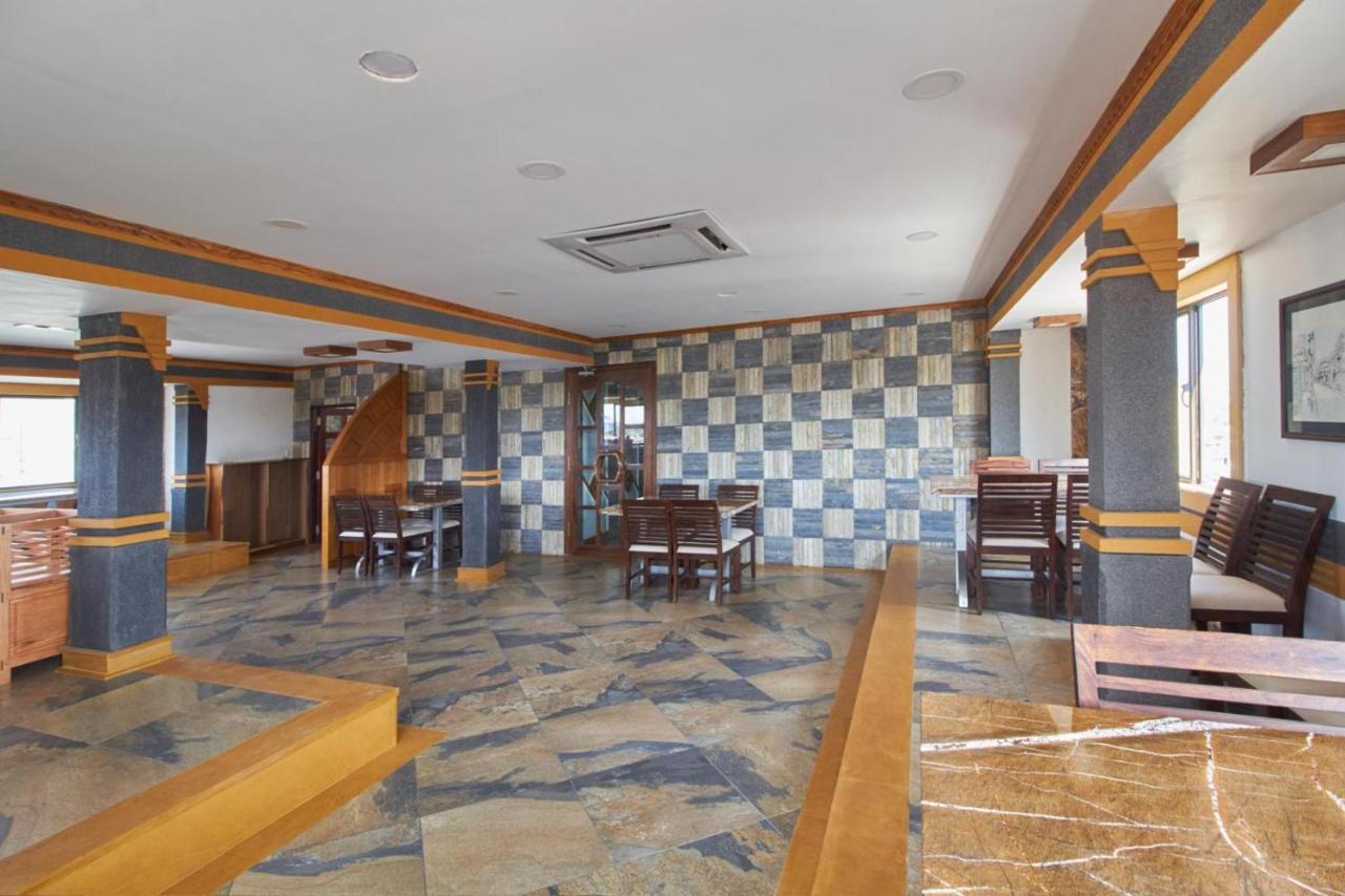 Hotel Mart View Kochi Esterno foto