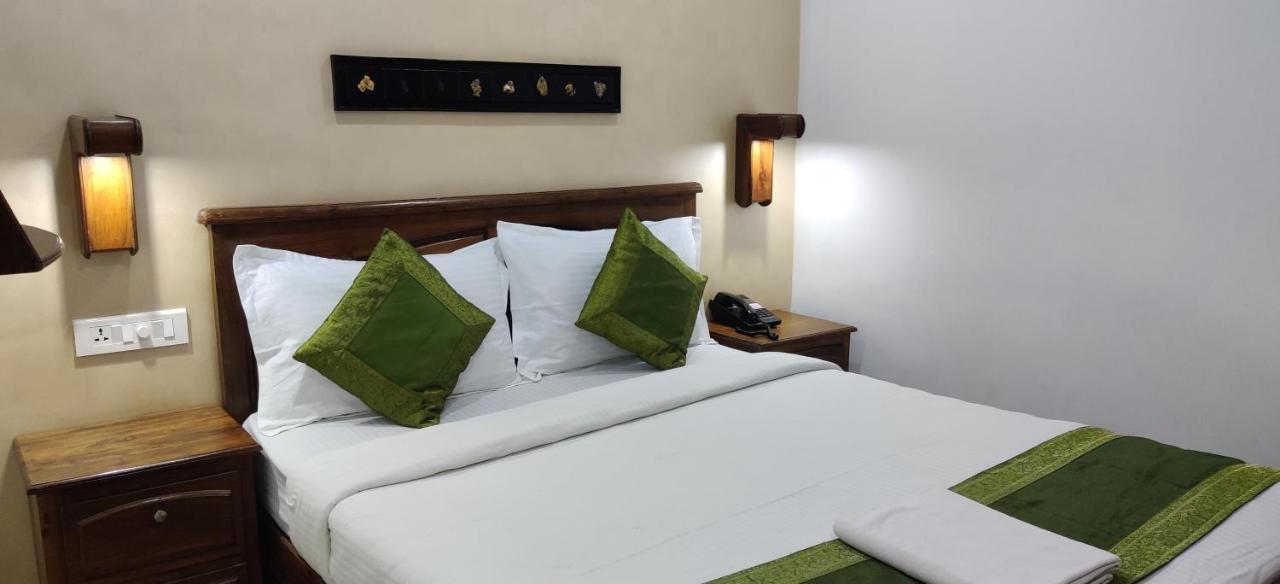 Hotel Mart View Kochi Esterno foto