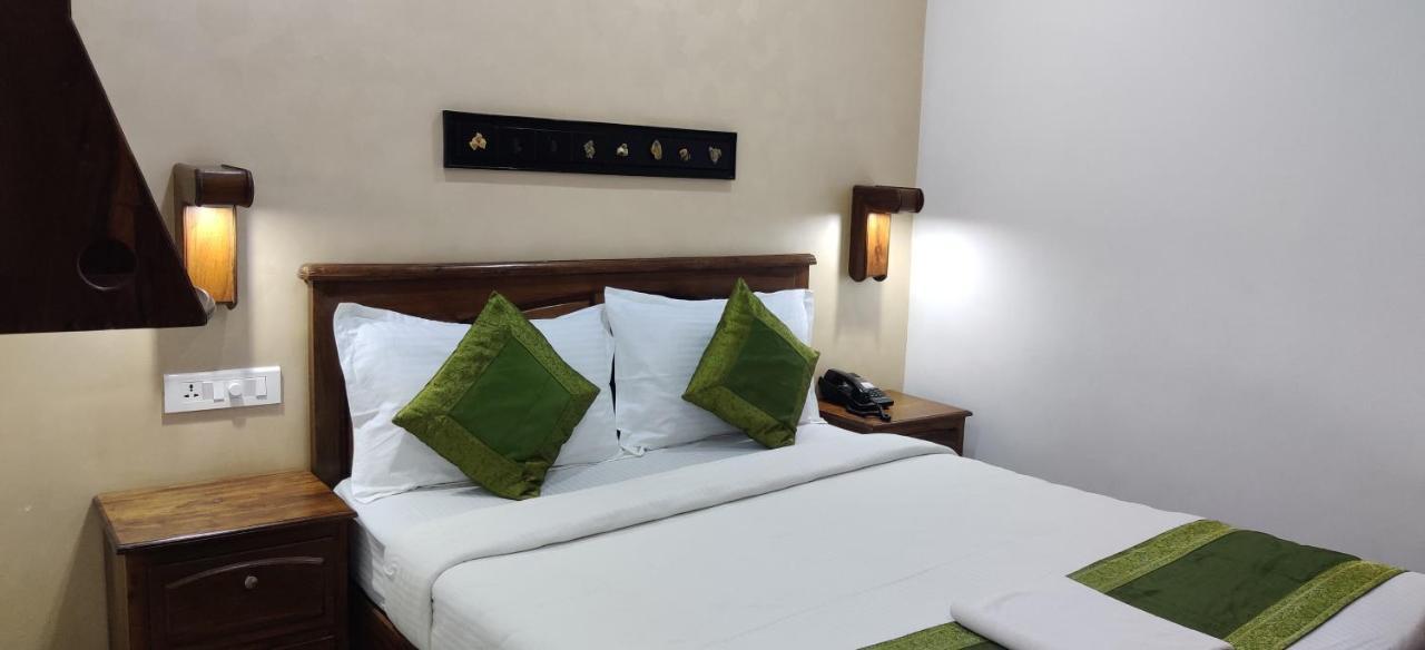 Hotel Mart View Kochi Esterno foto