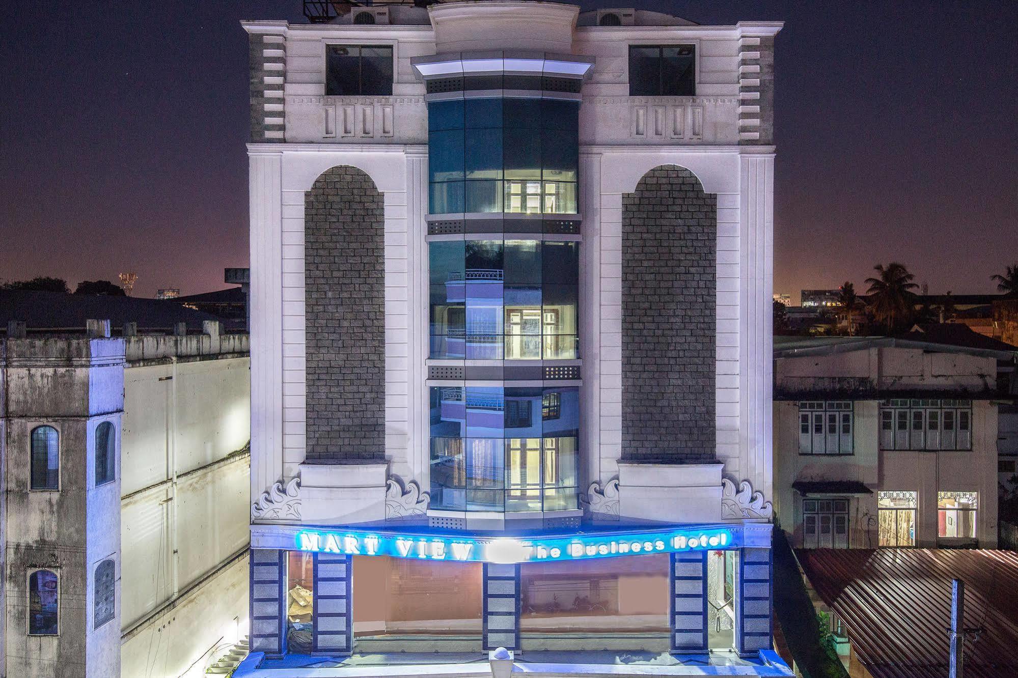Hotel Mart View Kochi Esterno foto